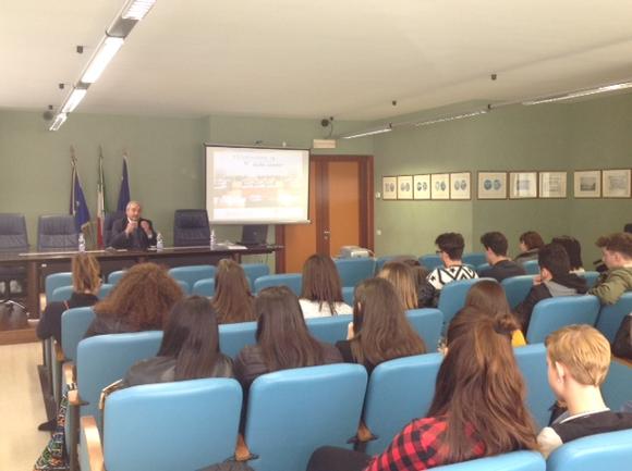 &copy; 2013 - 22.03.2016_Mollica_incontro_studenti_Melfi