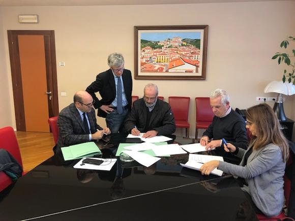 &copy; 2013 - 17.12.2018_firma protocollo Osservatorio Castelgrande